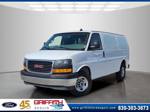 2022 GMC Savana Base