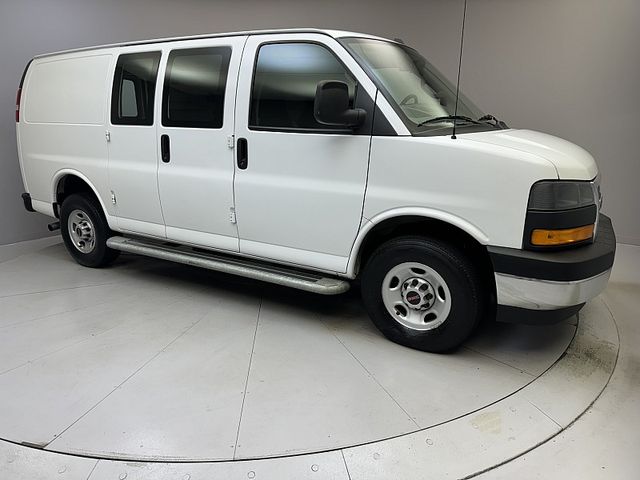 2022 GMC Savana Base