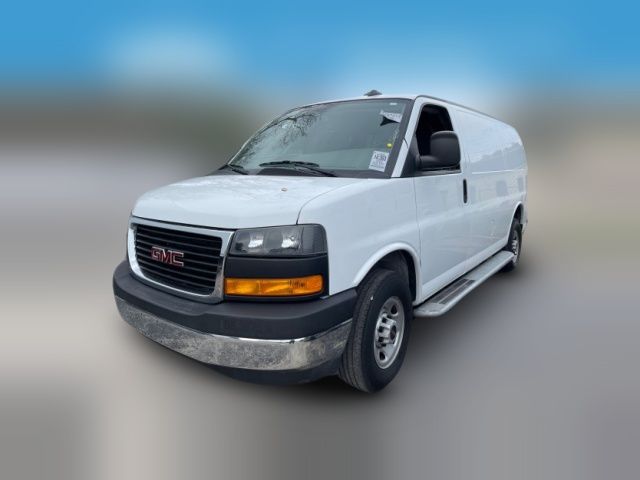 2022 GMC Savana Base