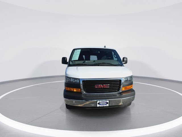 2022 GMC Savana Base