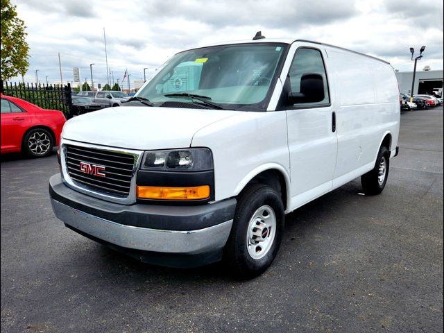 2022 GMC Savana Base