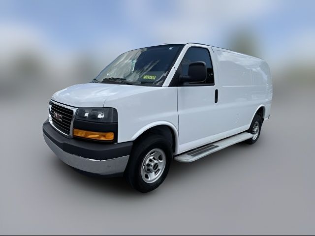 2022 GMC Savana Base