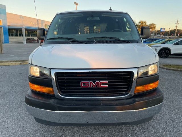 2022 GMC Savana Base