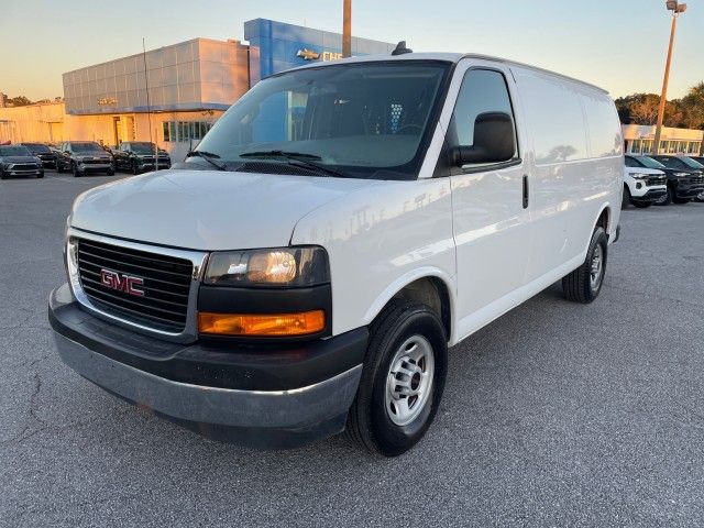 2022 GMC Savana Base