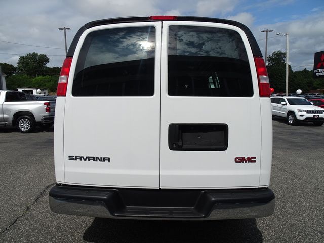 2022 GMC Savana Base