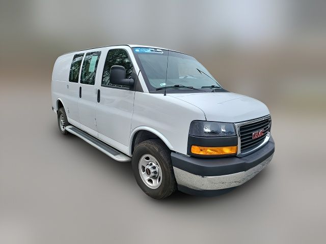 2022 GMC Savana Base