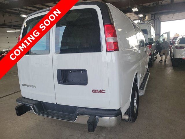 2022 GMC Savana Base