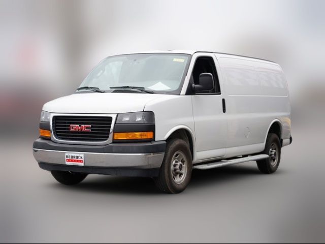 2022 GMC Savana Base
