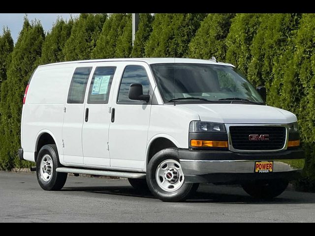 2022 GMC Savana Base