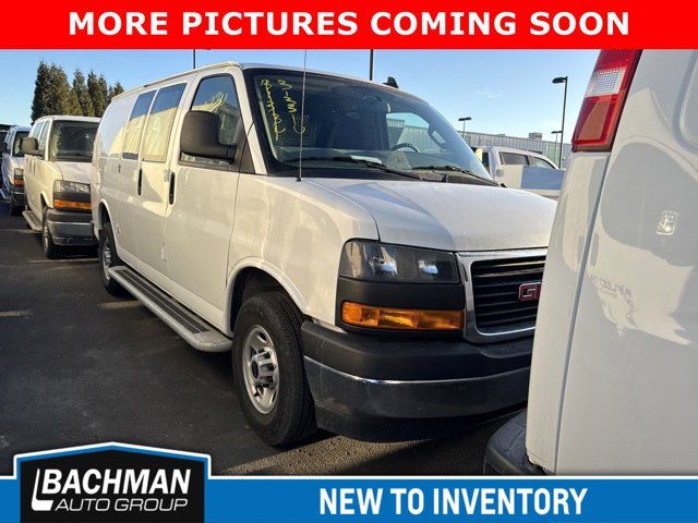 2022 GMC Savana Base