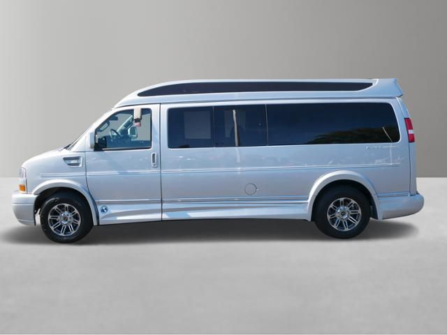 2022 GMC Savana Base