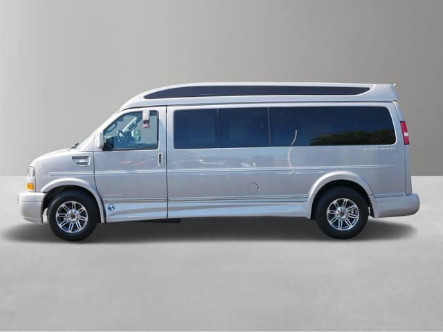 2022 GMC Savana Base