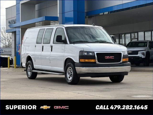 2022 GMC Savana Base