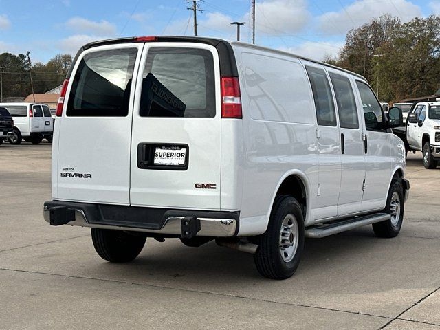 2022 GMC Savana Base