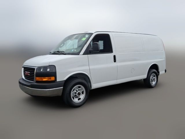 2022 GMC Savana Base