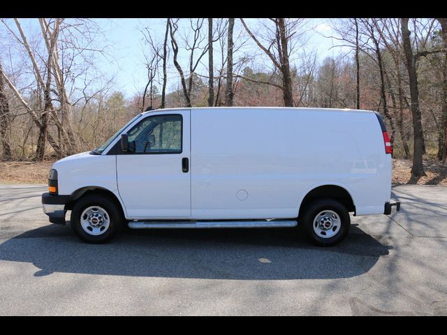2022 GMC Savana Base