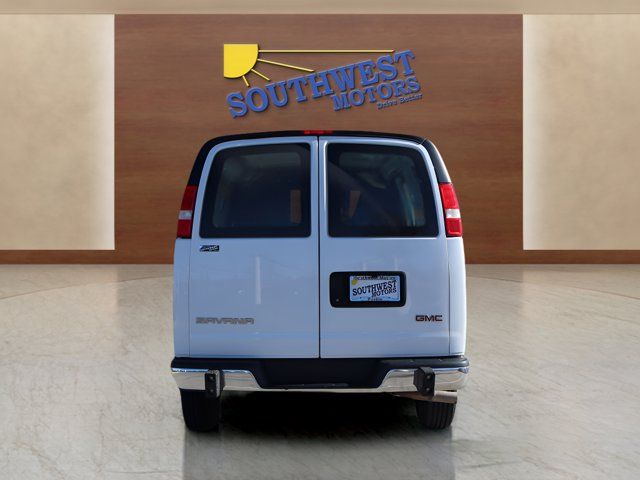 2022 GMC Savana Base