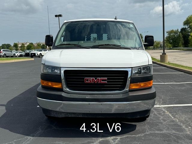 2022 GMC Savana Base