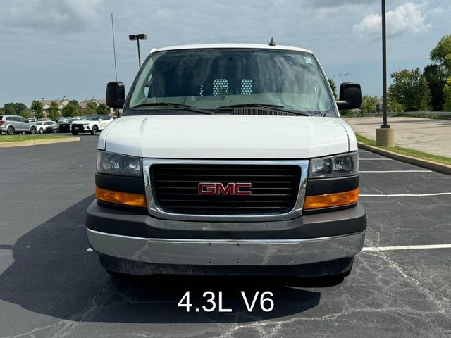 2022 GMC Savana Base