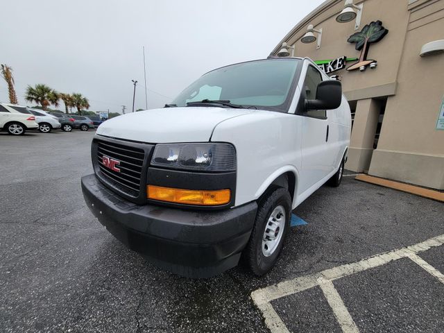 2022 GMC Savana Base