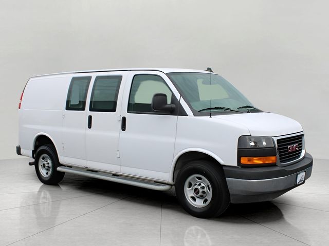 2022 GMC Savana Base