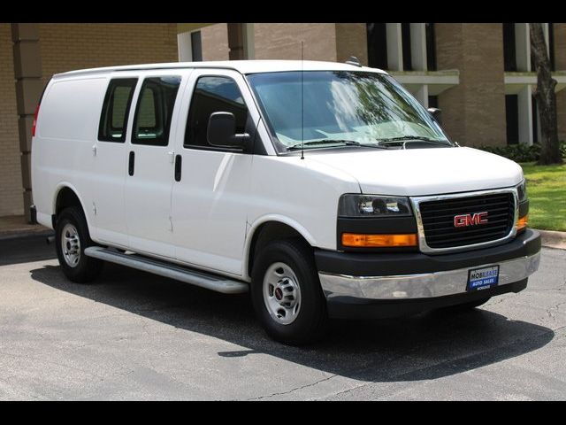 2022 GMC Savana Base