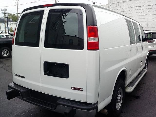 2022 GMC Savana Base