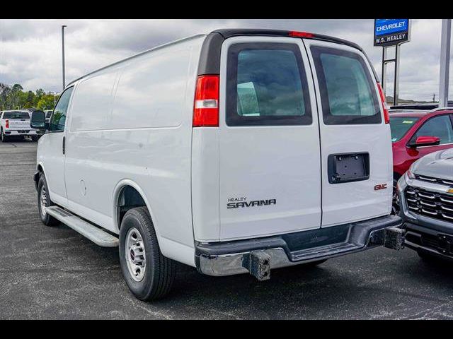 2022 GMC Savana Base