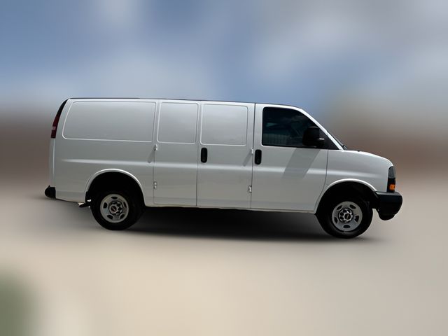 2022 GMC Savana Base