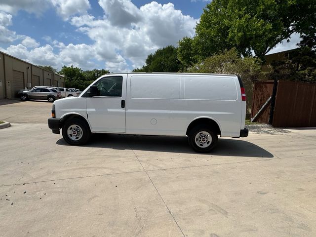 2022 GMC Savana Base