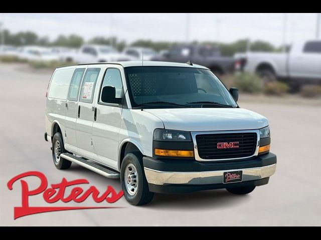 2022 GMC Savana Base