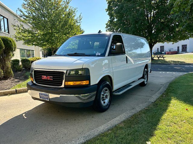 2022 GMC Savana Base