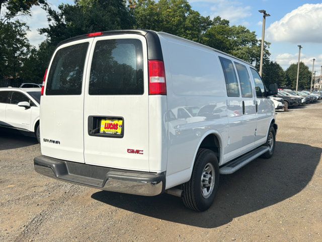 2022 GMC Savana Base