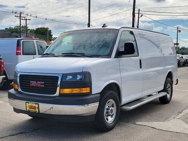 2022 GMC Savana Base