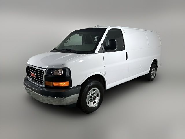 2022 GMC Savana Base