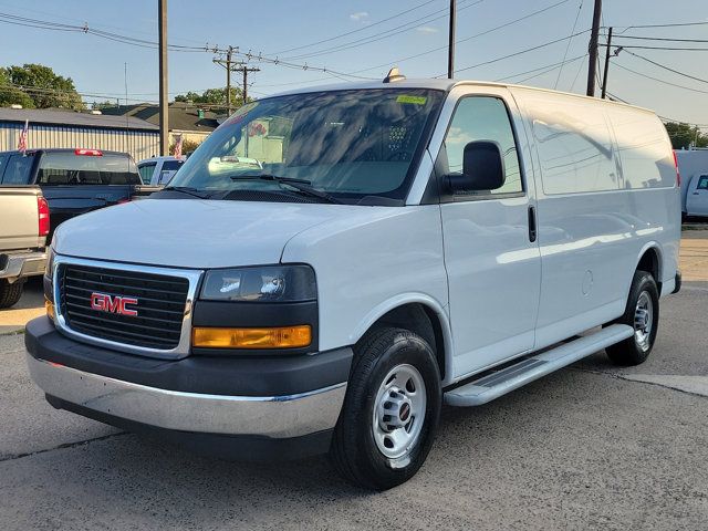 2022 GMC Savana Base