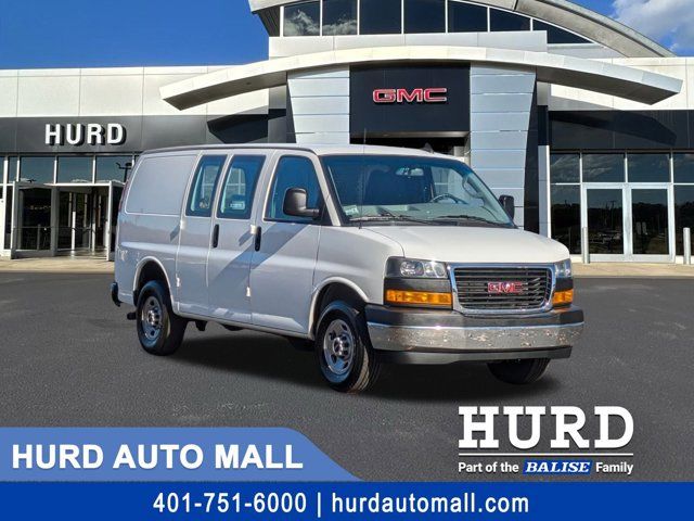 2022 GMC Savana Base