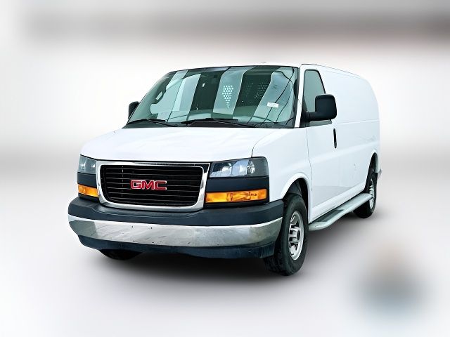 2022 GMC Savana Base