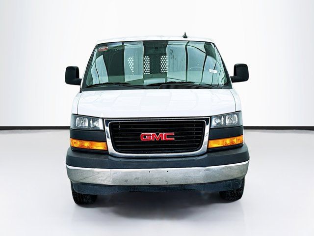 2022 GMC Savana Base