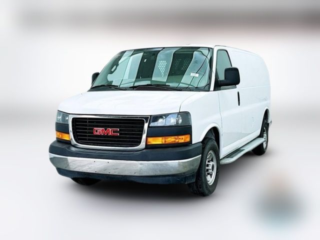 2022 GMC Savana Base