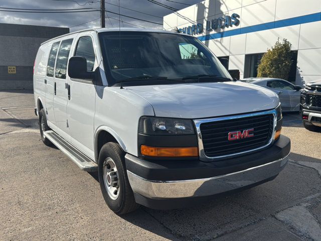 2022 GMC Savana Base