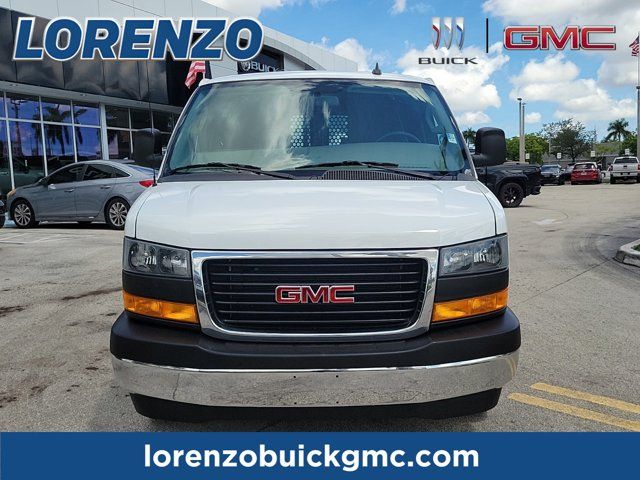 2022 GMC Savana Base