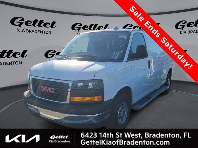 2022 GMC Savana Base