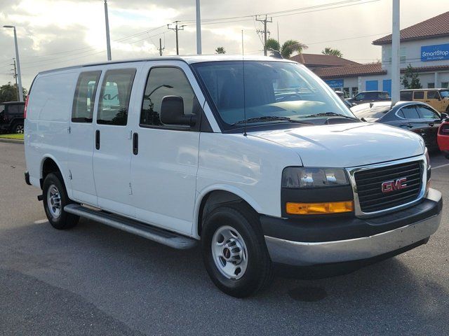 2022 GMC Savana Base