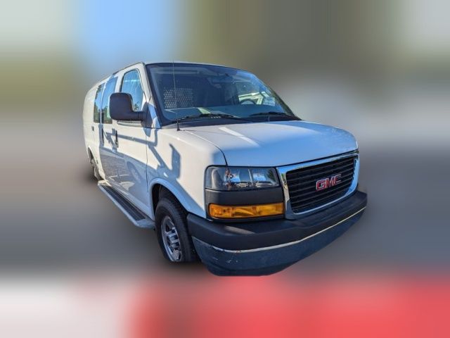 2022 GMC Savana Base