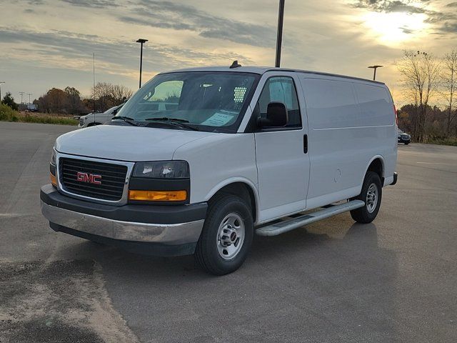 2022 GMC Savana Base