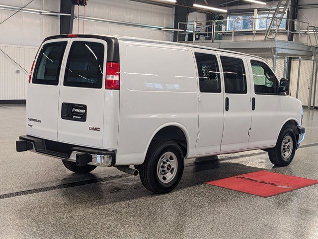 2022 GMC Savana Base