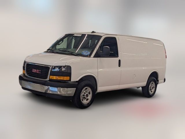 2022 GMC Savana Base