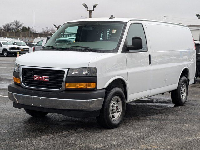 2022 GMC Savana Base