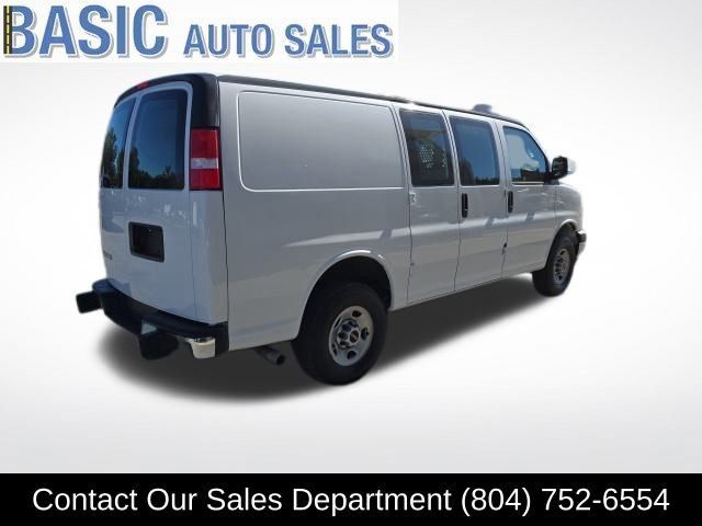 2022 GMC Savana Base